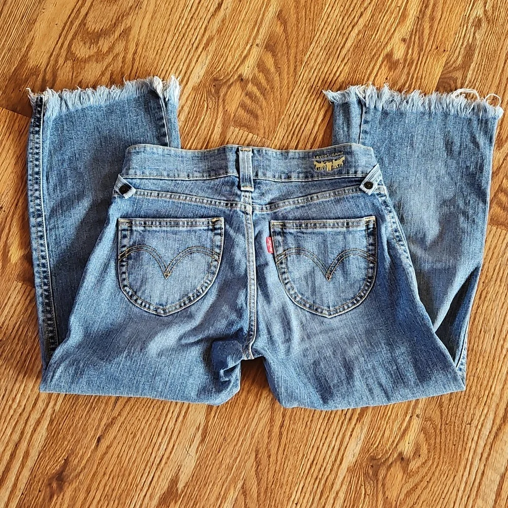 Levis - Picture 4 of 5